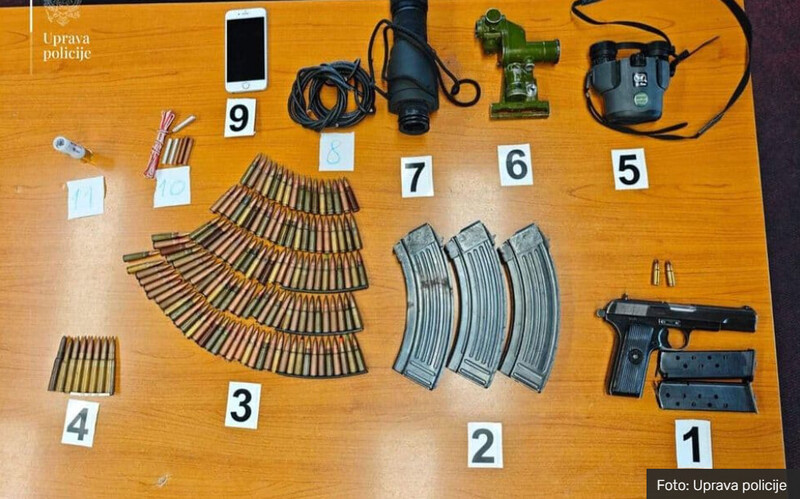 Montenegro-avmp/Kod-Beranca-pronadene-elektro-udarne-detonatorske-kapisle-detonirajuca-stapini-i-drugo-naoruzanje_1