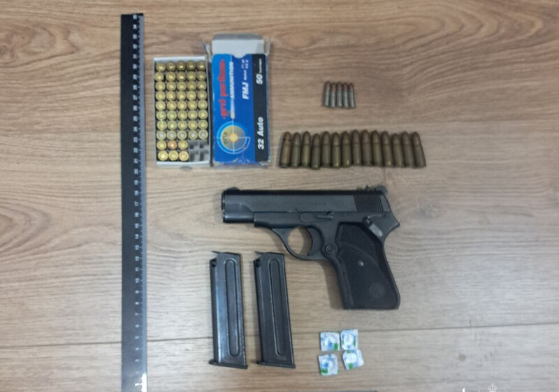 Montenegro-avmp/Kontrolisane-cetiri-osobe-na-sjeveru-Oduzeti-pistolji-municija-opijati_3
