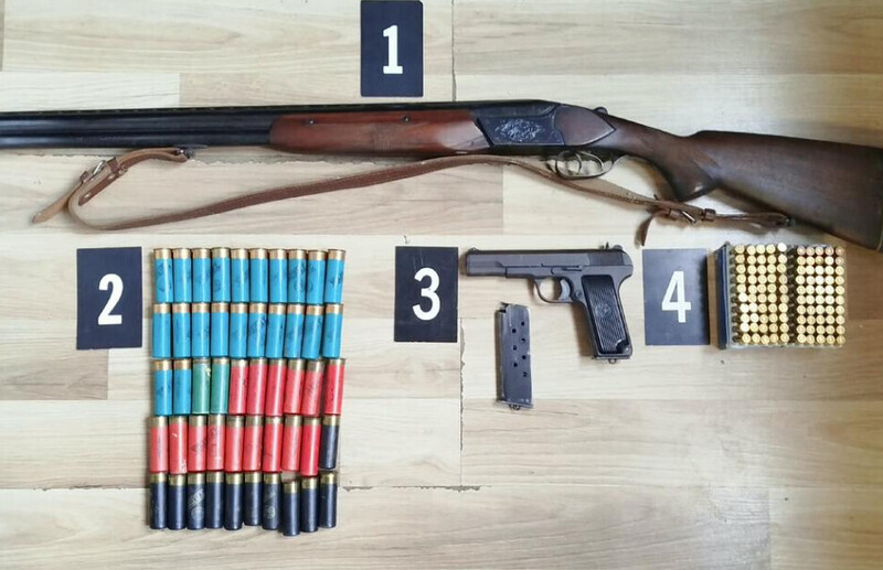 Montenegro-avmp/Policija-u-Ulcinju-nakon-porodicnog-sukoba-oduzela-pusku-pistolj-i-152-metka_2