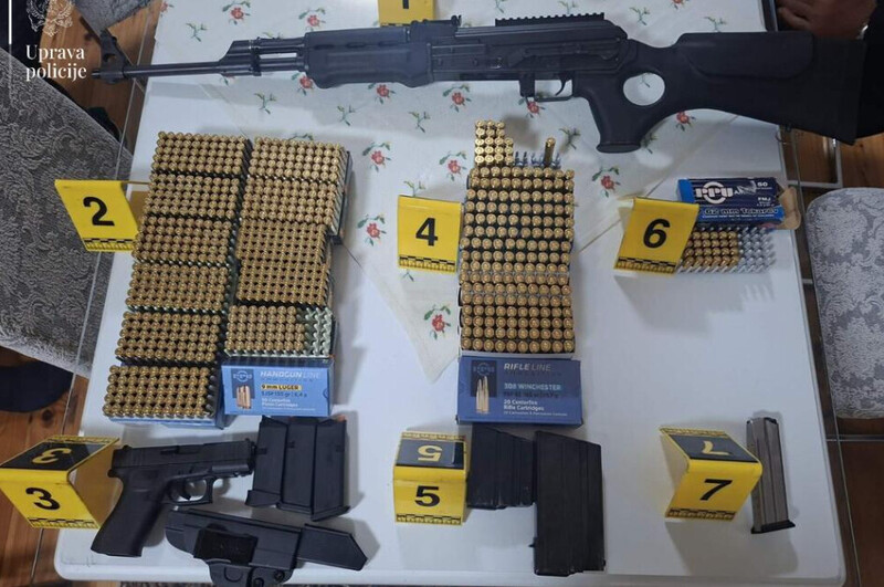 Montenegro-avmp/Uhapsen-Rozajac-osumnjicen-da-je-sugradaninu-tokom-rasprave-u-saobracaju-prijetio-pistoljem_4