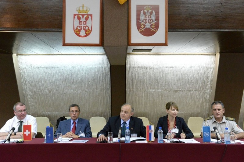 The workshop was opened by (left to right): Dr. Olivier Desarzens (PASP/NATO), Dr. Alberto Bin (NATO), Miroslav Jovanovic (MoD RS), Ms. Bojana Balon (SEESAC), Major General Mitar Kovac (MoD RS) - photo courtesy of MoD RS